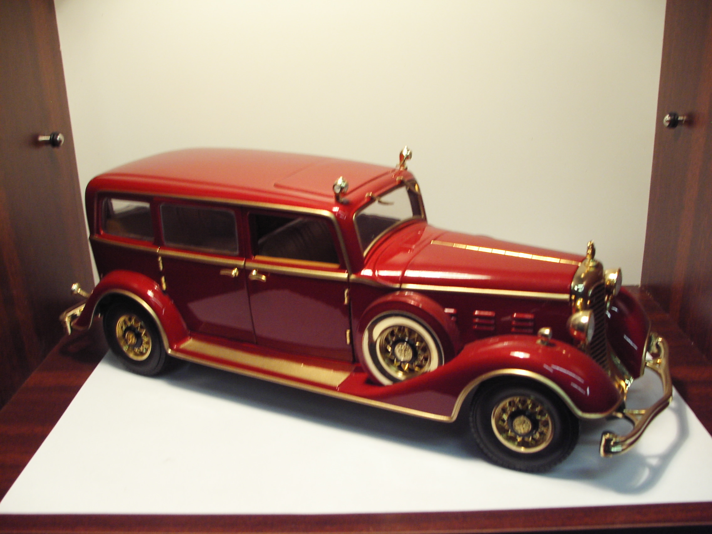 CADILLAC DELUXE TUDOR 1932 - the State Limousine of Puyi